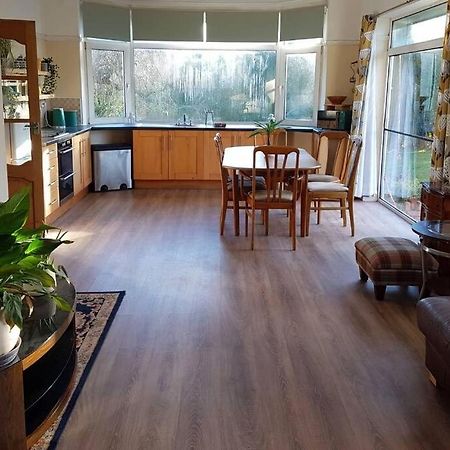 4 Bedroom Country Home Bristol Exteriör bild